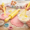 3 részes Húsvéti szilikon sütőszett – Sodrófa, Habverő és Spatula (Sárga)