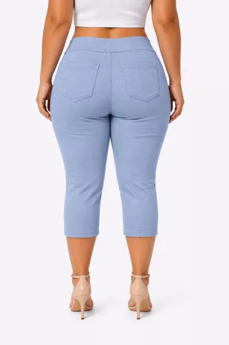 Női streccses 3/4-es nadrág díszítéssel és zsebekkel – Halványkék