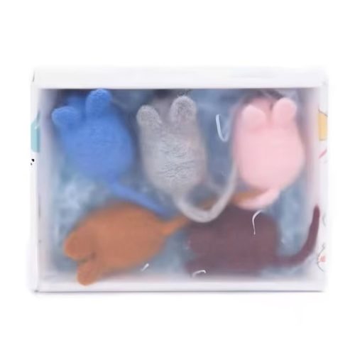 A fonott szőrmés egér készlet macskáknak