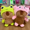 Rózsaszín Jelmezes Plüss Capybara-30cm