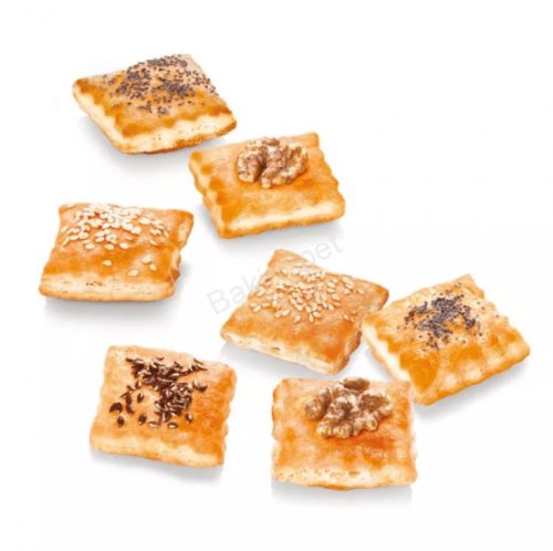 Műanyag kiszúró, sütemény készítő tábla-négyszög