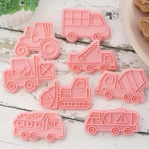 Műanyag sütemény kiszúró és nyomda-munkásautók 8db