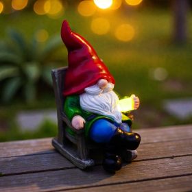 Napelemes kerti lámpás pihenő manó szobor 12cm