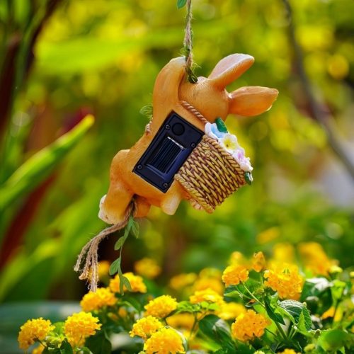 Napelemes nyuszi dekor lámpa virágkosárral