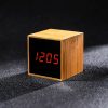 Kocka alakú programozható digitális ébresztőóra 